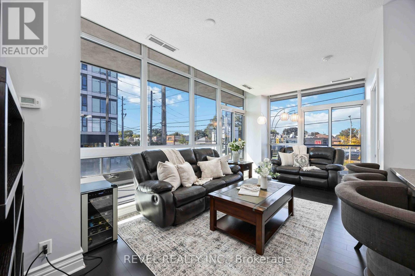 209 - 1185 The Queensway, Toronto, Ontario  M8Z 0C6 - Photo 4 - W12446324