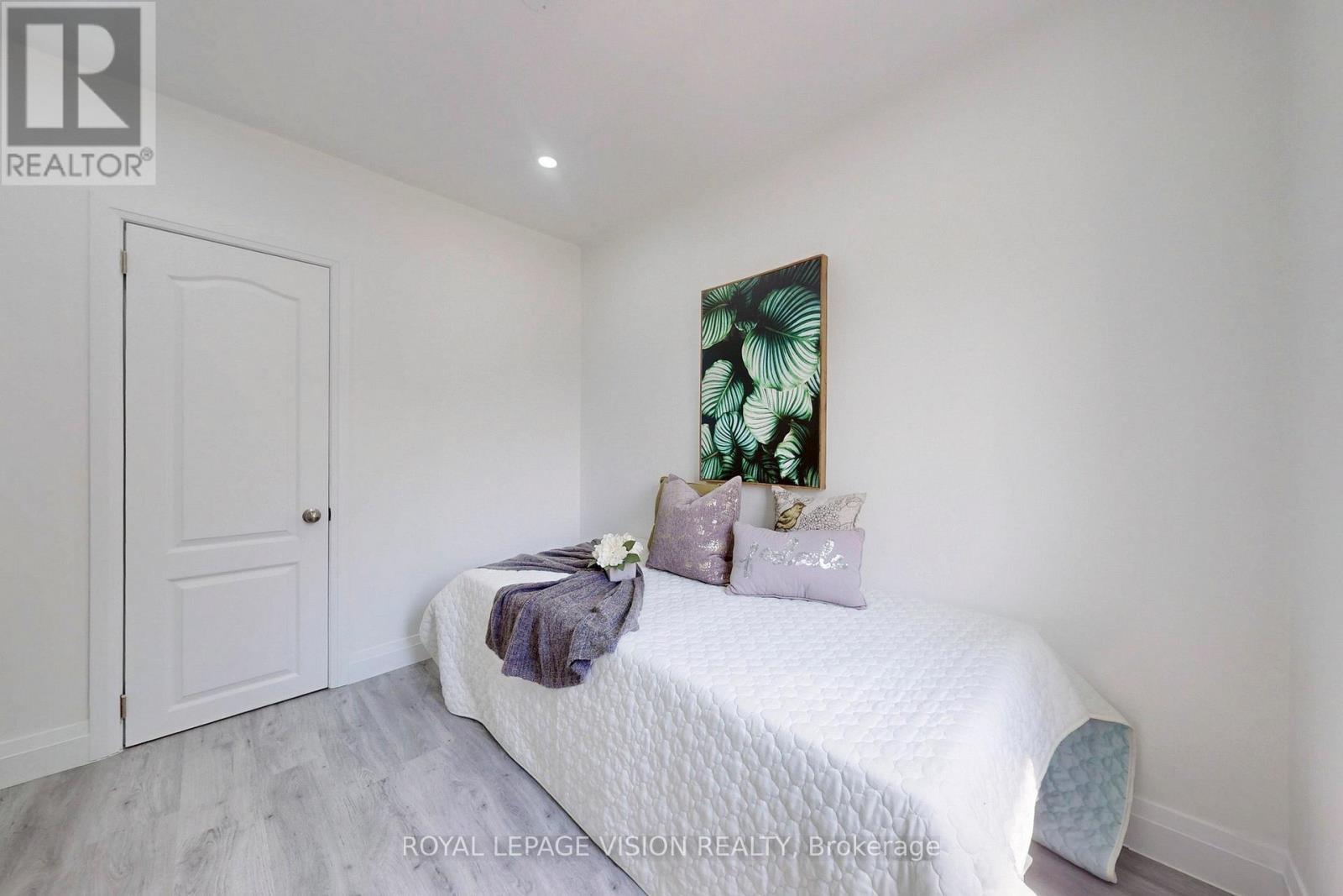 406 Marf Avenue, Mississauga (Mineola), Ontario  L5G 1T3 - Photo 21 - W12446348