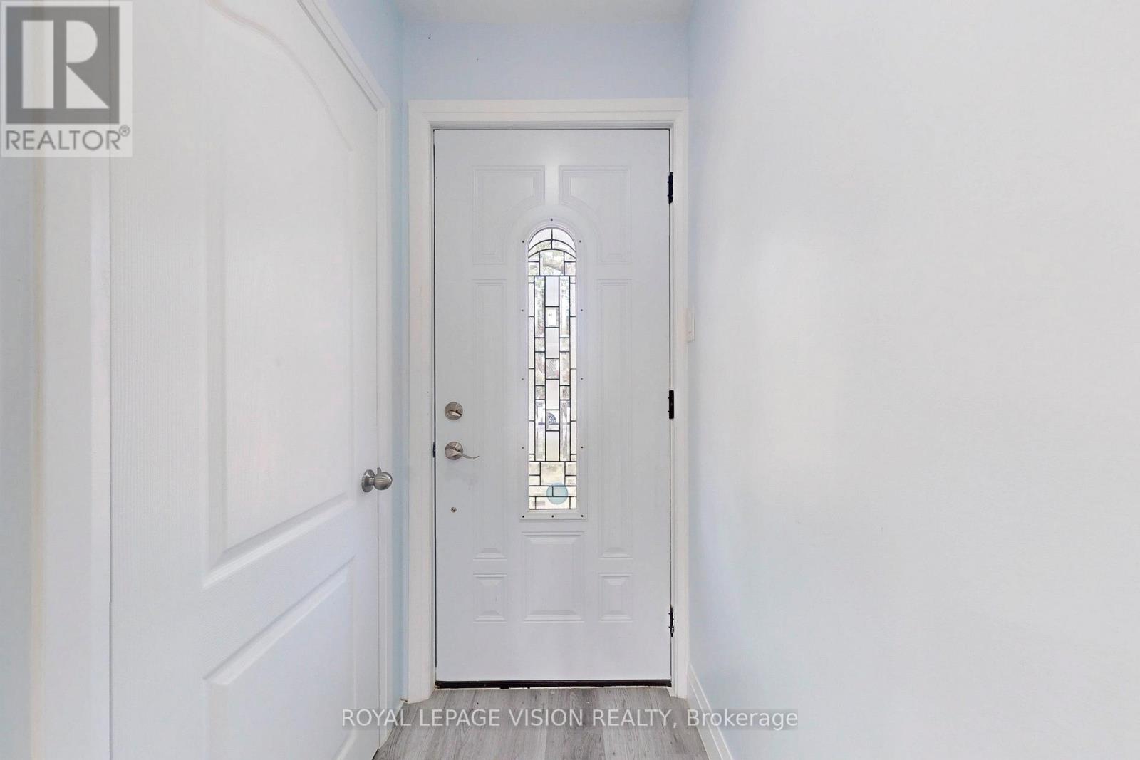 406 Marf Avenue, Mississauga (Mineola), Ontario  L5G 1T3 - Photo 27 - W12446348