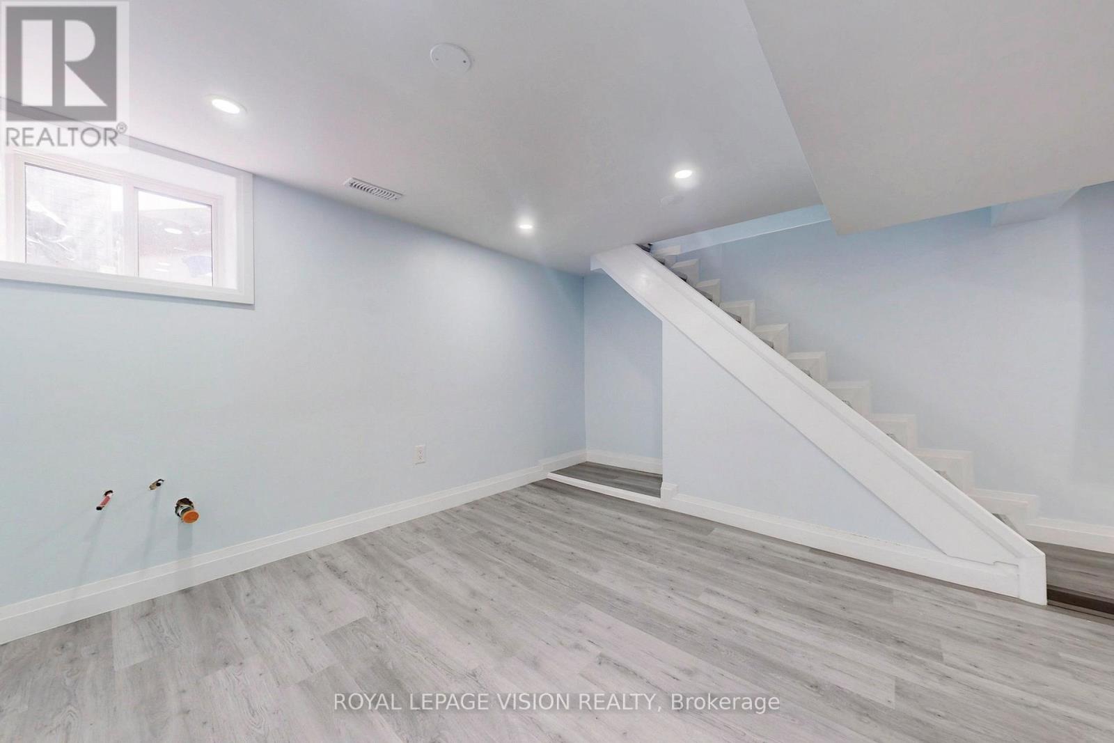 406 Marf Avenue, Mississauga (Mineola), Ontario  L5G 1T3 - Photo 34 - W12446348