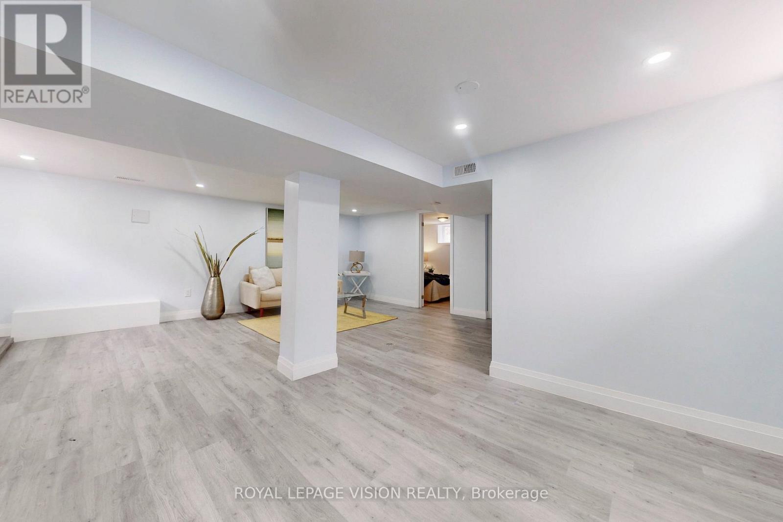406 Marf Avenue, Mississauga (Mineola), Ontario  L5G 1T3 - Photo 35 - W12446348