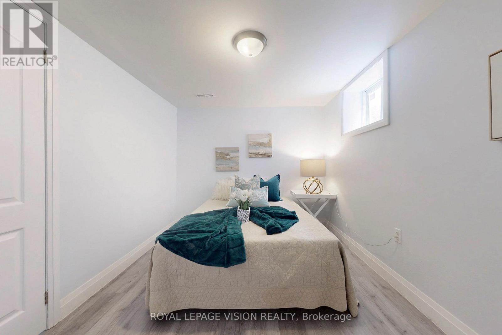 406 Marf Avenue, Mississauga (Mineola), Ontario  L5G 1T3 - Photo 37 - W12446348