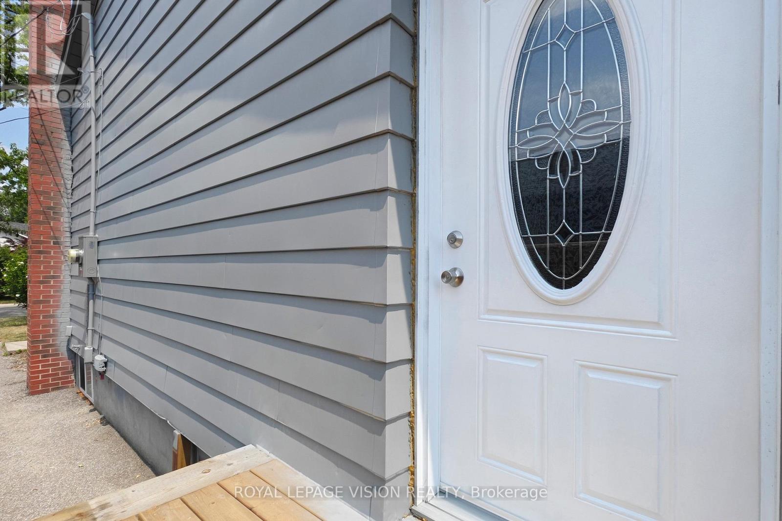 406 Marf Avenue, Mississauga (Mineola), Ontario  L5G 1T3 - Photo 43 - W12446348