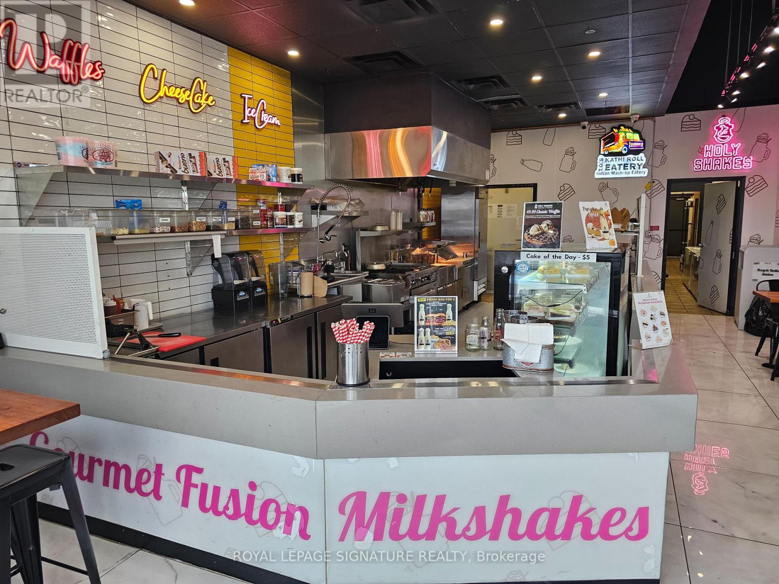 3 - 2880 Queen Street E, Brampton (Airport Road/ Highway 7 Business Centre), Ontario  L6S 6E8 - Photo 1 - W12446387