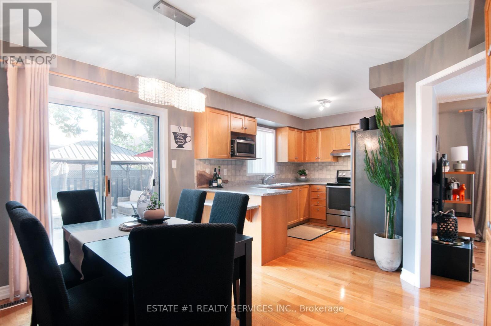 102 Cresthaven Road, Brampton, Ontario  L7A 1J4 - Photo 11 - W12446394
