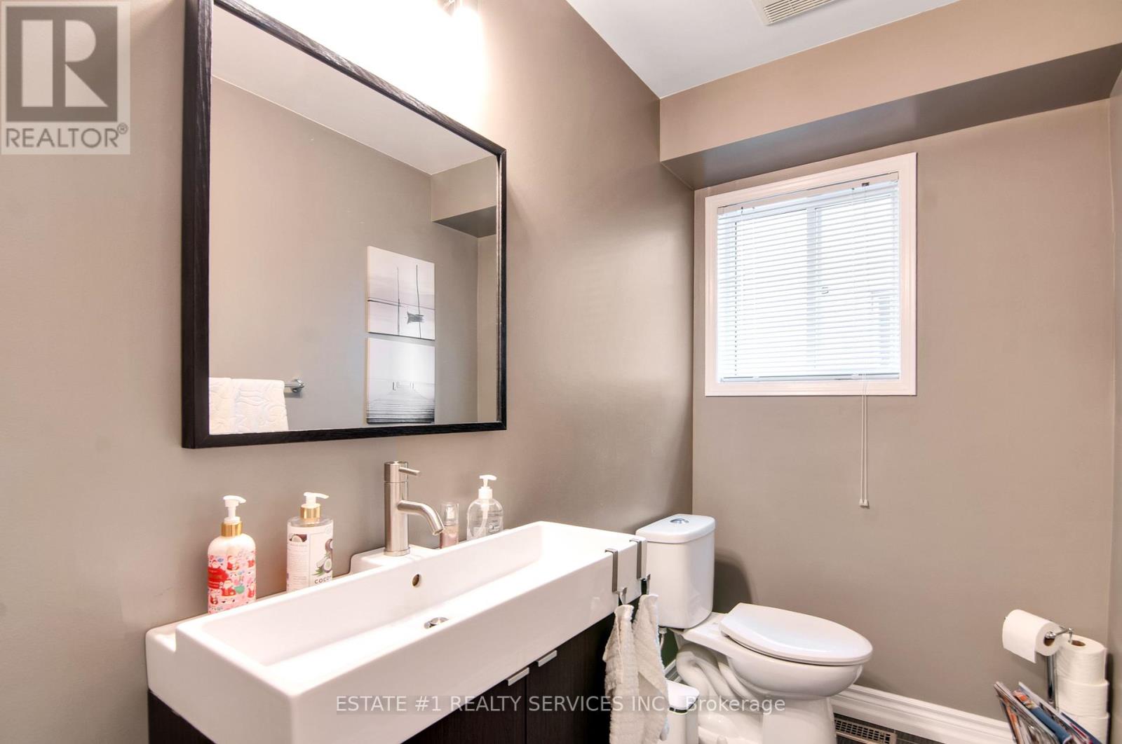 102 Cresthaven Road, Brampton, Ontario  L7A 1J4 - Photo 17 - W12446394