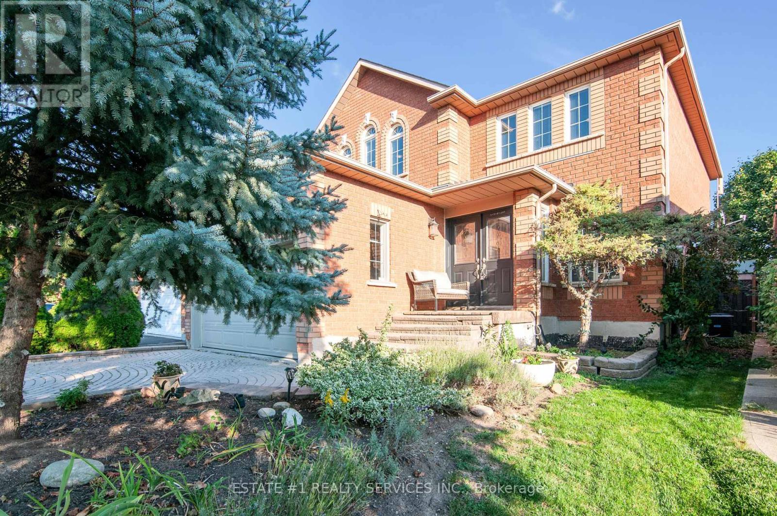 102 Cresthaven Road, Brampton, Ontario  L7A 1J4 - Photo 2 - W12446394