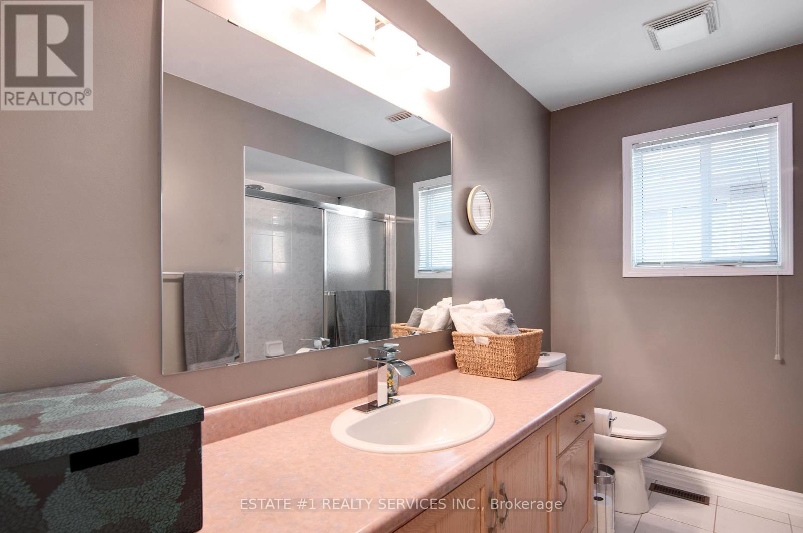 102 Cresthaven Road, Brampton, Ontario  L7A 1J4 - Photo 28 - W12446394