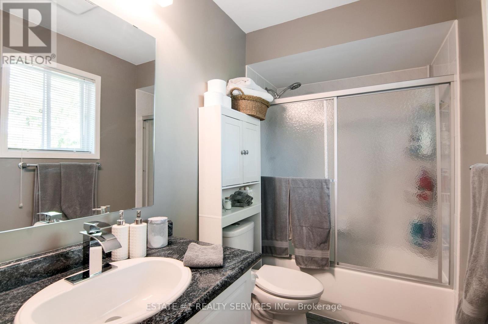 102 Cresthaven Road, Brampton, Ontario  L7A 1J4 - Photo 30 - W12446394