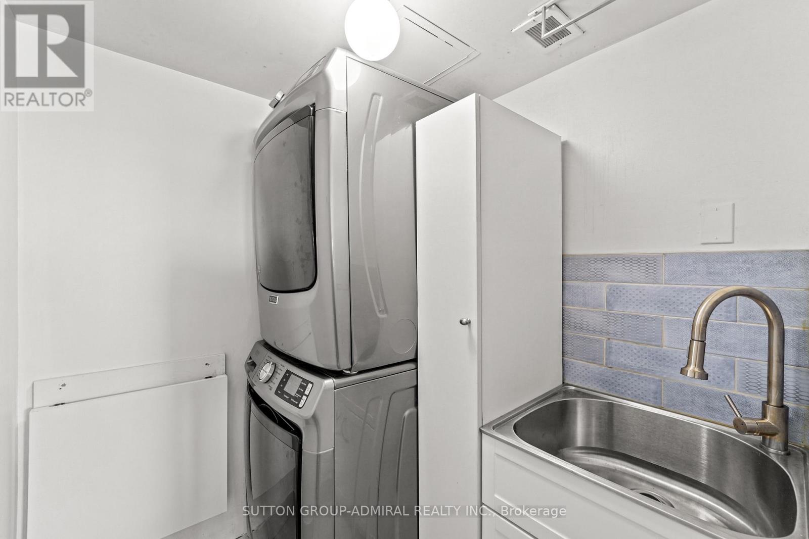 1001 - 270 Scarlett Road, Toronto, Ontario  M6N 4X7 - Photo 31 - W12446421