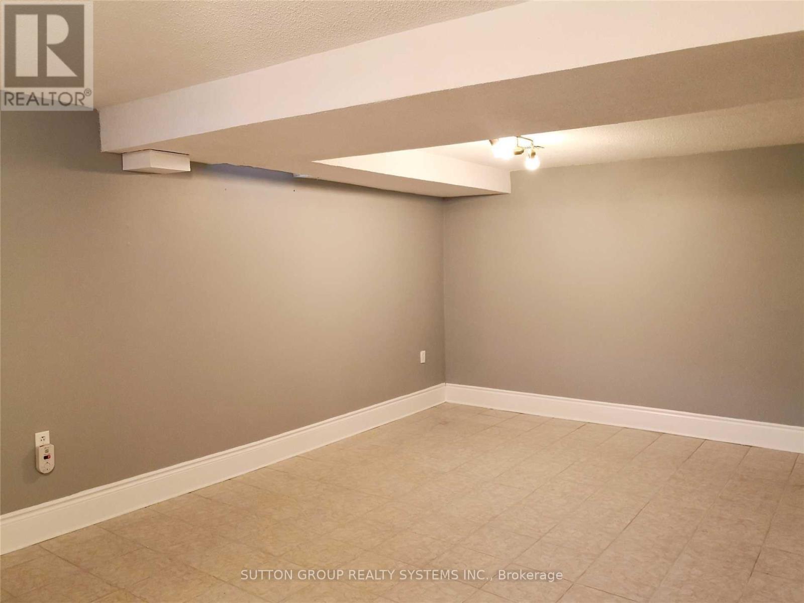 6005 Tenth Line W, Mississauga, Ontario  L5N 5S6 - Photo 10 - W12446434