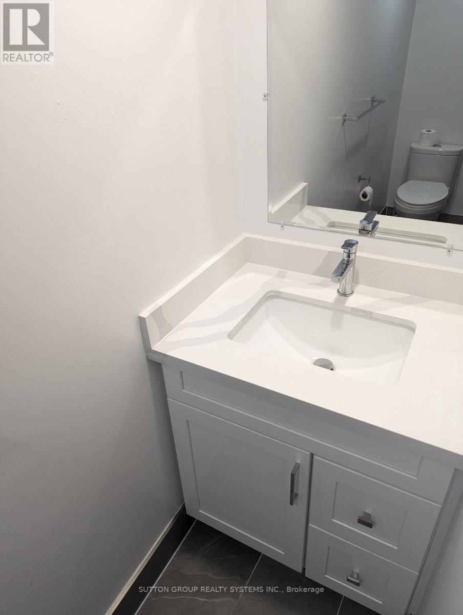 6005 Tenth Line W, Mississauga, Ontario  L5N 5S6 - Photo 3 - W12446434