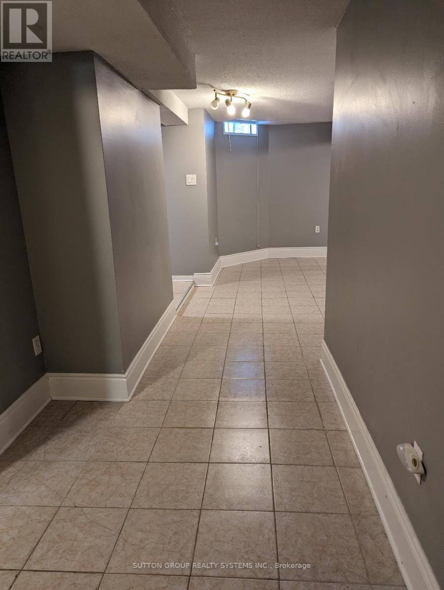 6005 Tenth Line W, Mississauga, Ontario  L5N 5S6 - Photo 5 - W12446434