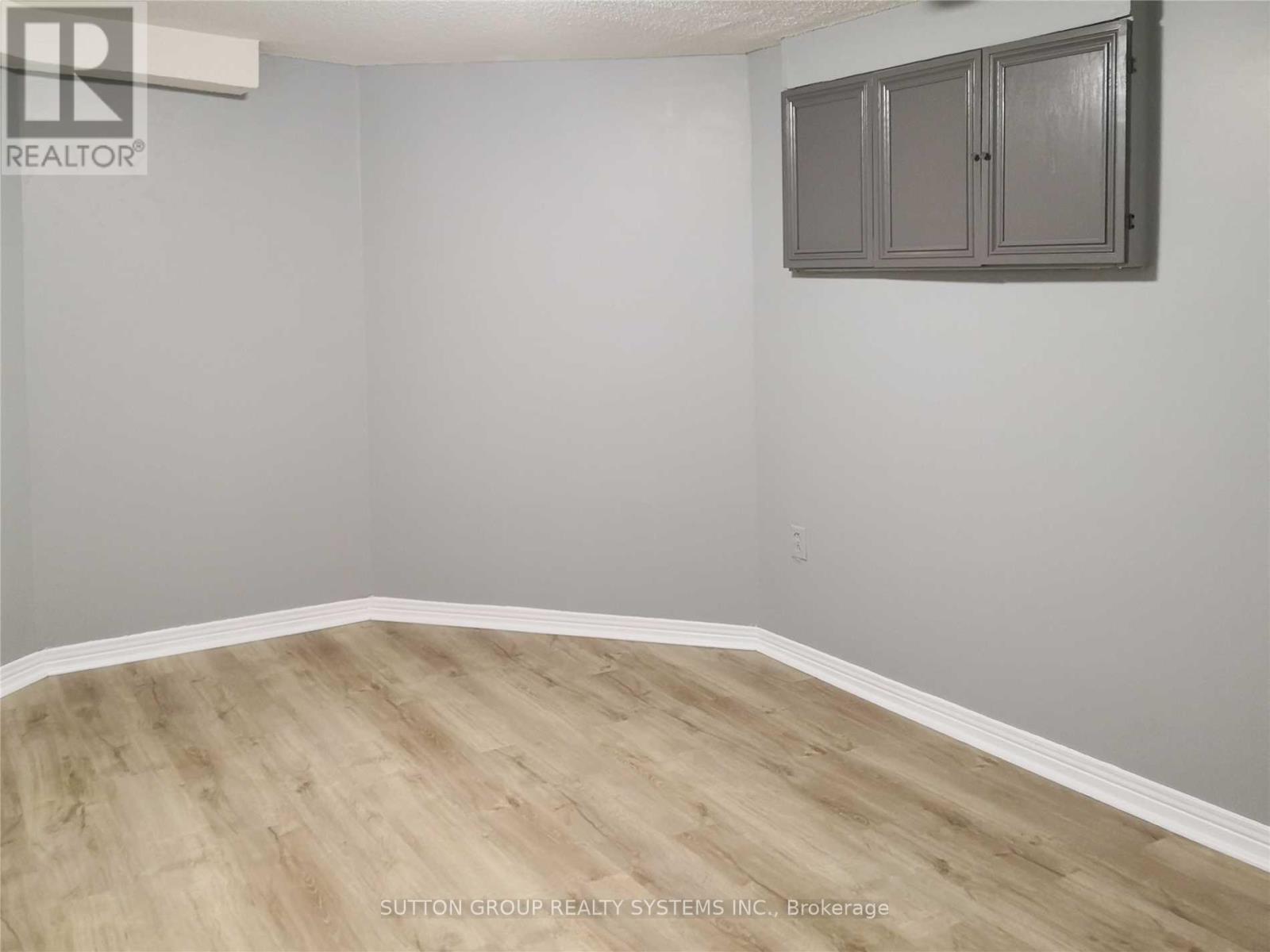 6005 Tenth Line W, Mississauga, Ontario  L5N 5S6 - Photo 7 - W12446434