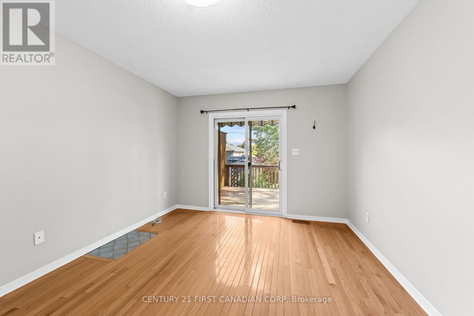 52 Stokes Road, St. Thomas, Ontario  N5R 5W7 - Photo 12 - X12446481