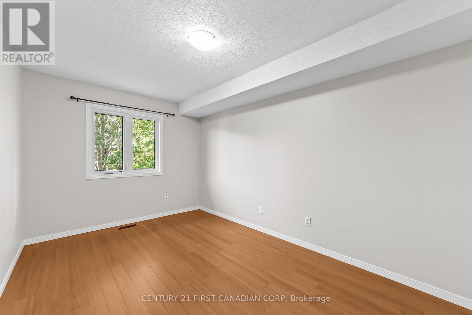 52 Stokes Road, St. Thomas, Ontario  N5R 5W7 - Photo 14 - X12446481
