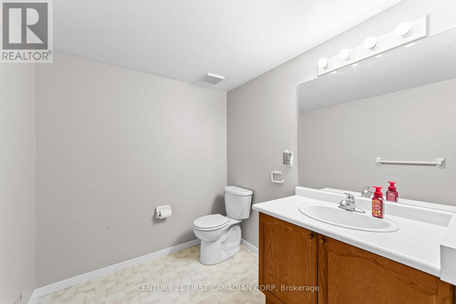 52 Stokes Road, St. Thomas, Ontario  N5R 5W7 - Photo 20 - X12446481
