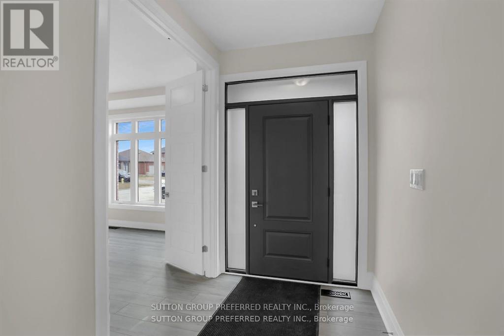 2 Bouw Place, Dutton/dunwich, Ontario  N0K 1J0 - Photo 2 - X12446490