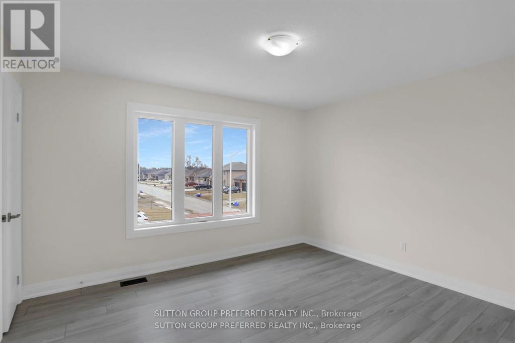 2 Bouw Place, Dutton/dunwich, Ontario  N0K 1J0 - Photo 37 - X12446490