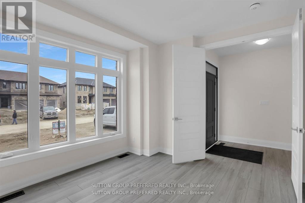 2 Bouw Place, Dutton/dunwich, Ontario  N0K 1J0 - Photo 4 - X12446490