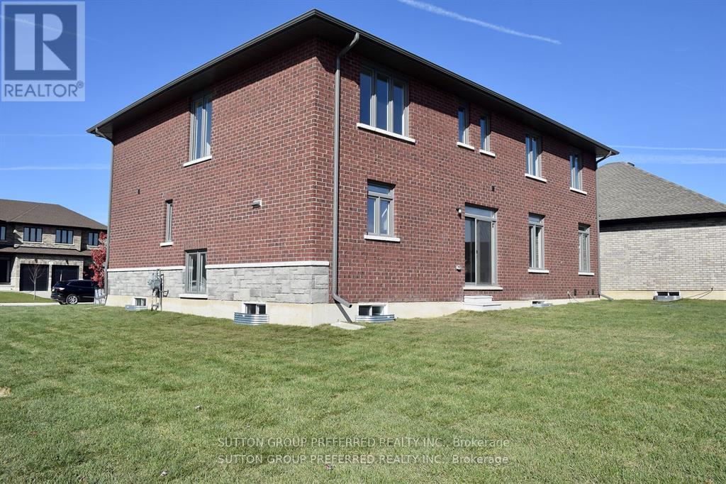 2 Bouw Place, Dutton/dunwich, Ontario  N0K 1J0 - Photo 44 - X12446490