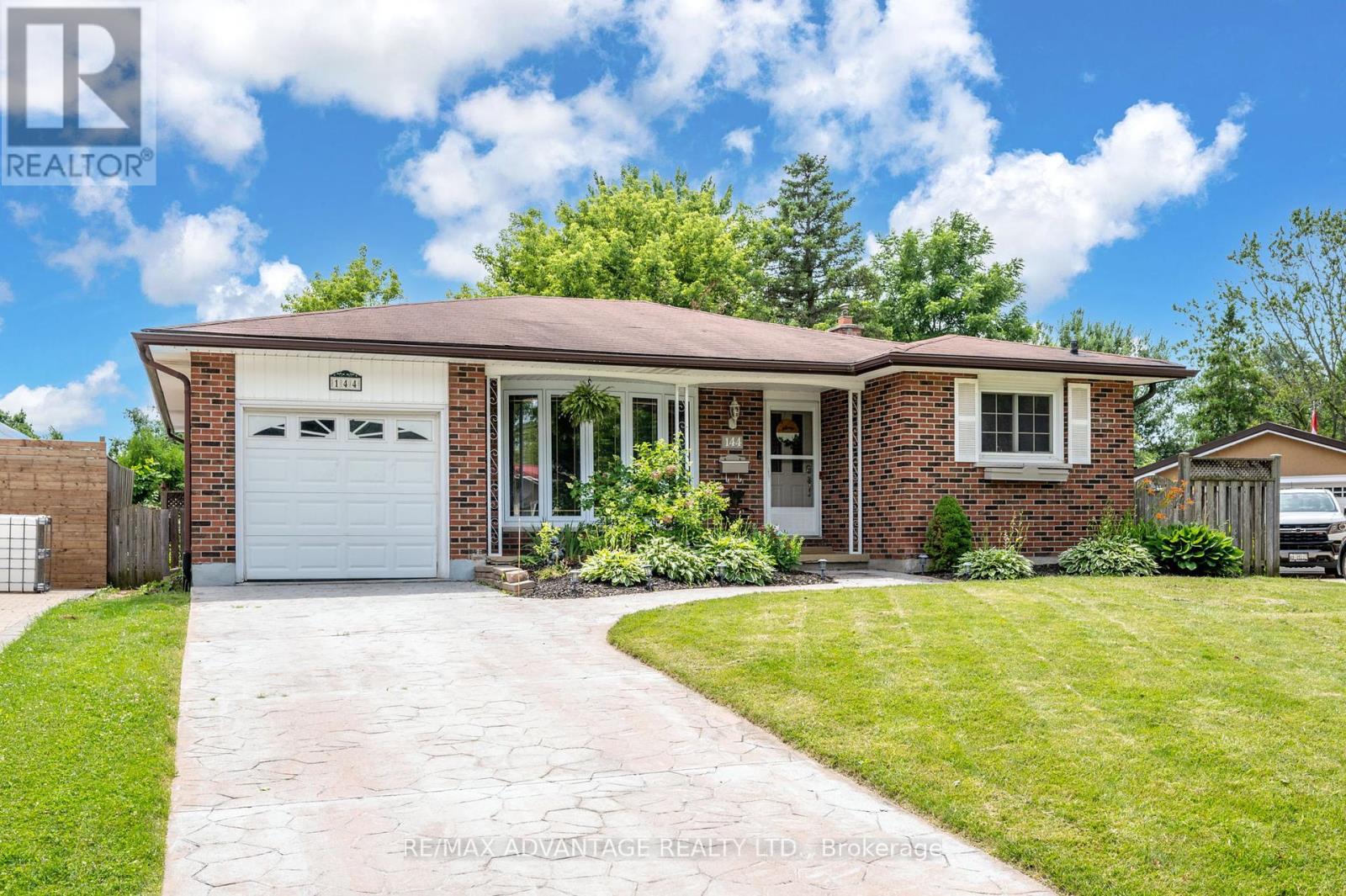 144 Antrim Crescent, London South (South Y), Ontario  N6E 1G8 - Photo 1 - X12446524