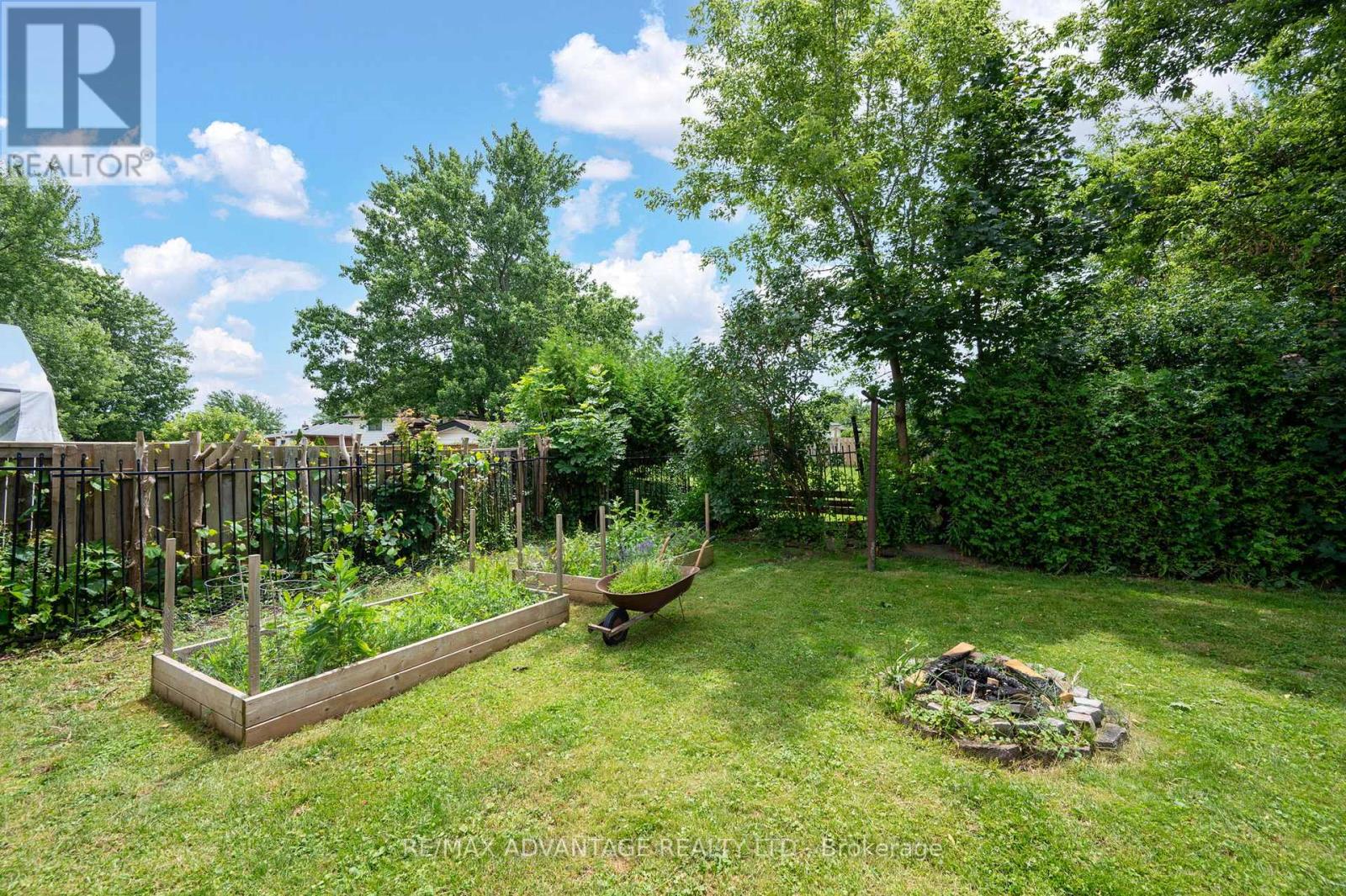 144 Antrim Crescent, London South (South Y), Ontario  N6E 1G8 - Photo 34 - X12446524