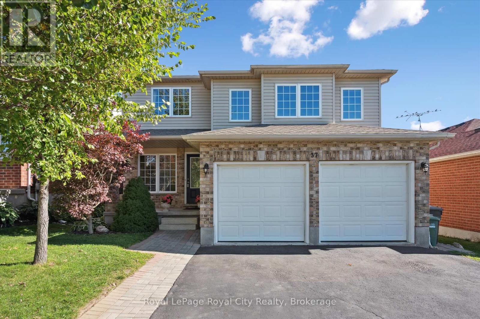 37 SHACKLETON DRIVE, Guelph, Ontario