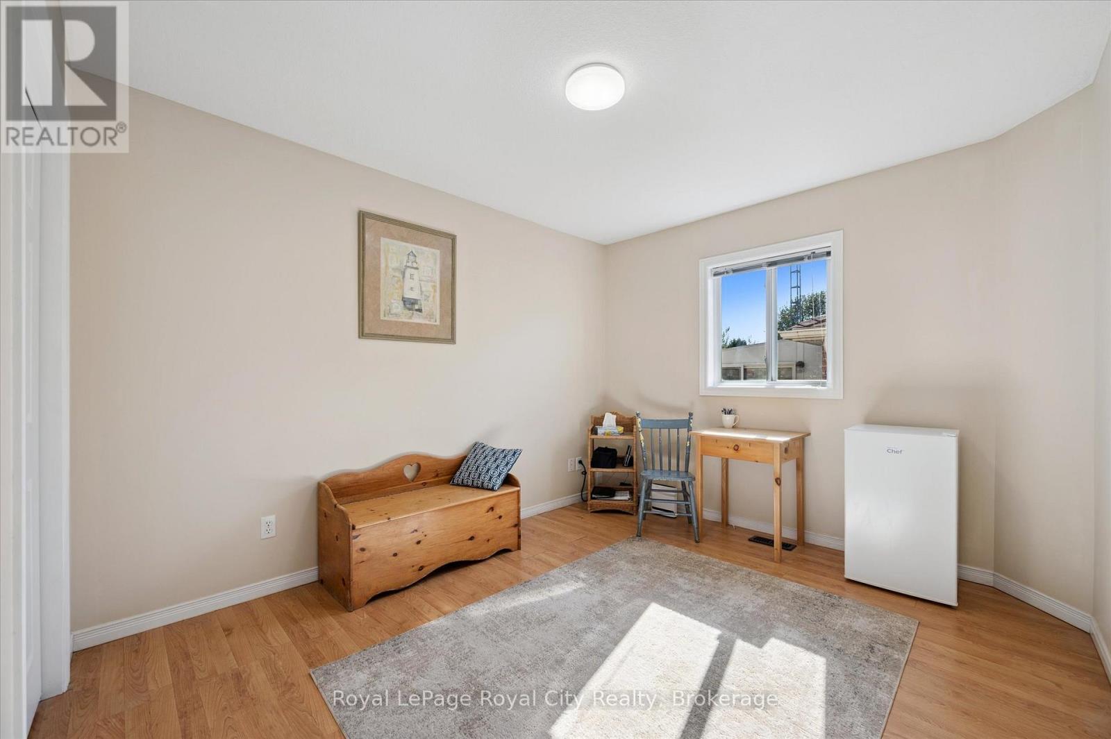 37 Shackleton Drive, Guelph, Ontario  N1E 7L3 - Photo 11 - X12446519