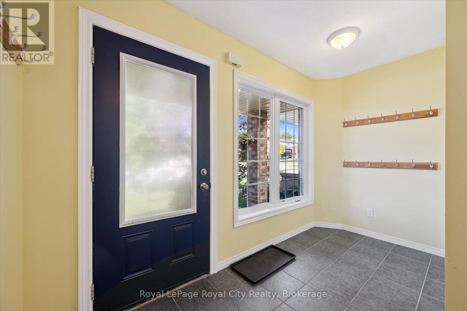 37 Shackleton Drive, Guelph, Ontario  N1E 7L3 - Photo 3 - X12446519
