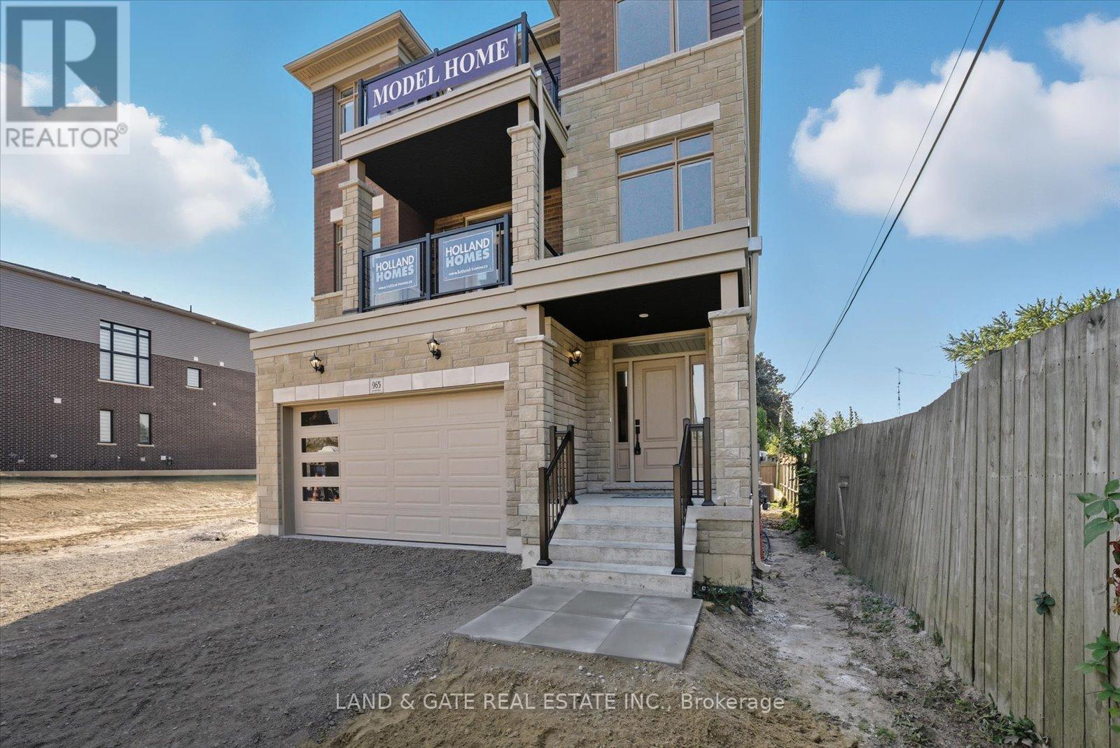 965 Queensdale Avenue, Oshawa, Ontario  L1H 1H4 - Photo 4 - E12444124