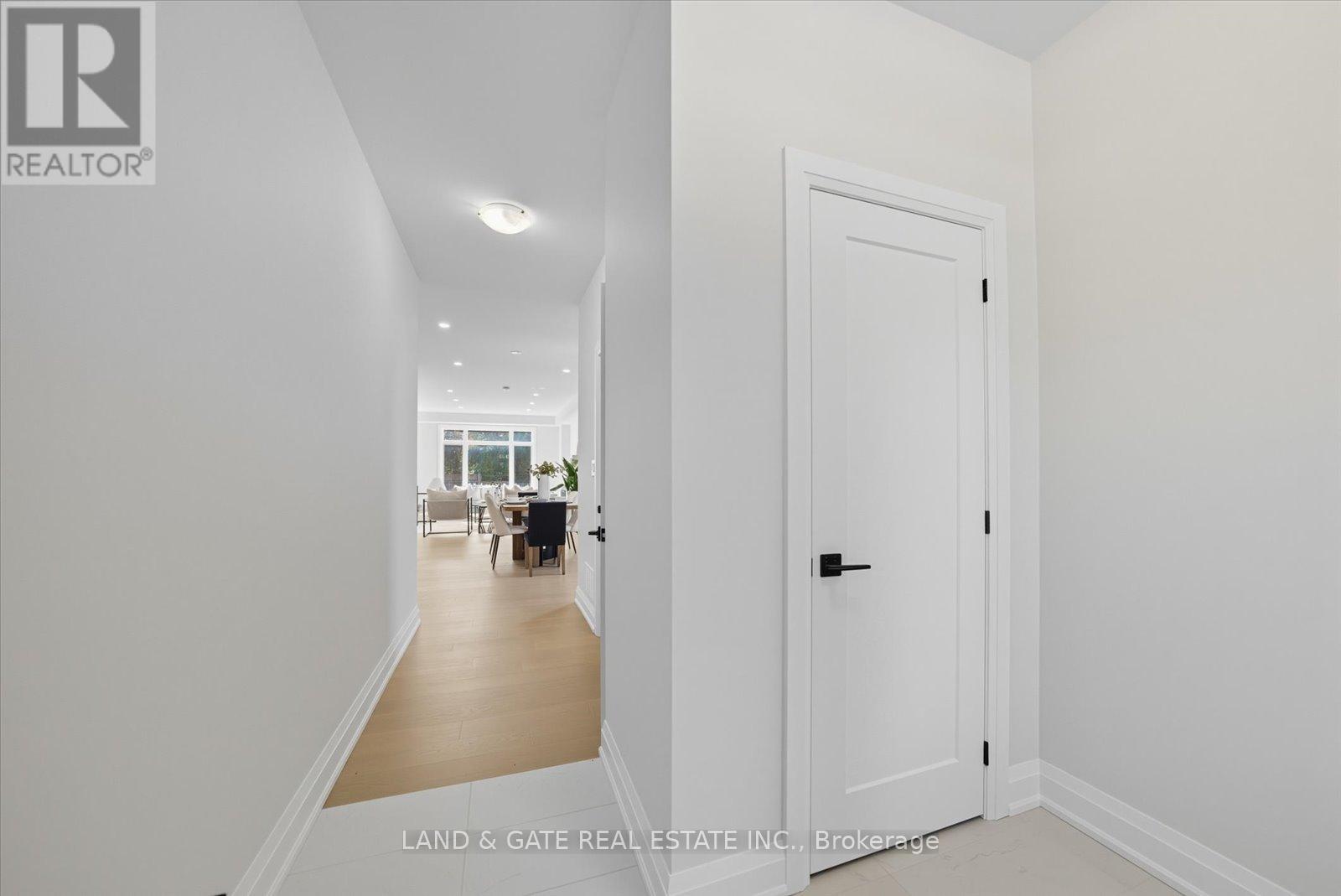 965 Queensdale Avenue, Oshawa, Ontario  L1H 1H4 - Photo 7 - E12444124