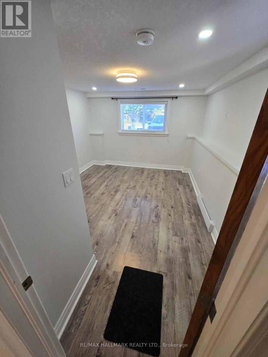 101 - 18 Summerside Crescent, Cambridge, Ontario  N1R 5S2 - Photo 7 - X12446350