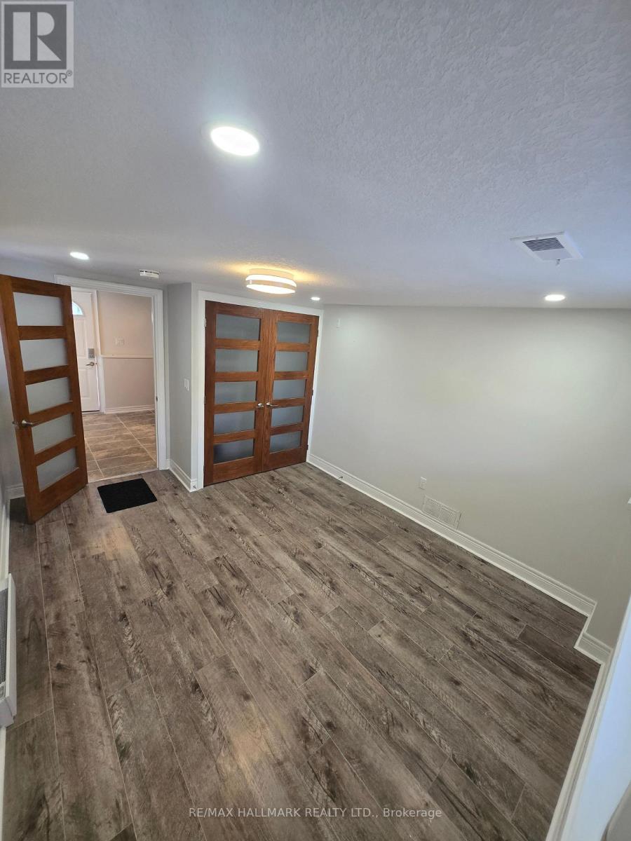 101 - 18 Summerside Crescent, Cambridge, Ontario  N1R 5S2 - Photo 8 - X12446350