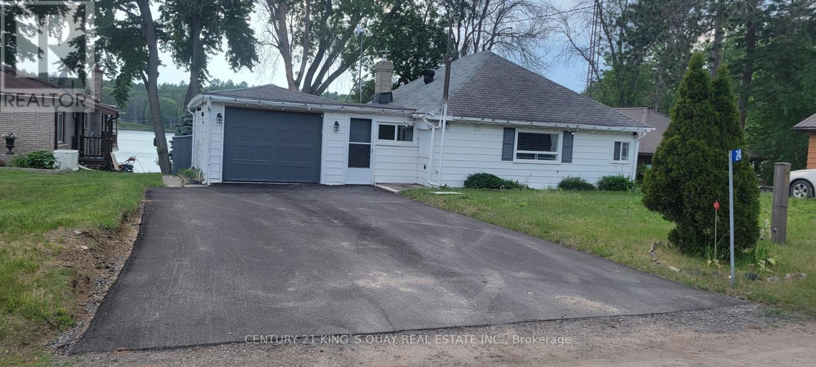 24 COSY COVE LANE, Tweed, Ontario