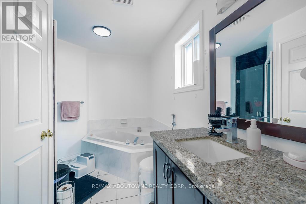 14 Sable Drive, Hamilton (Meadowlands), Ontario  L9K 1K9 - Photo 33 - X12446374