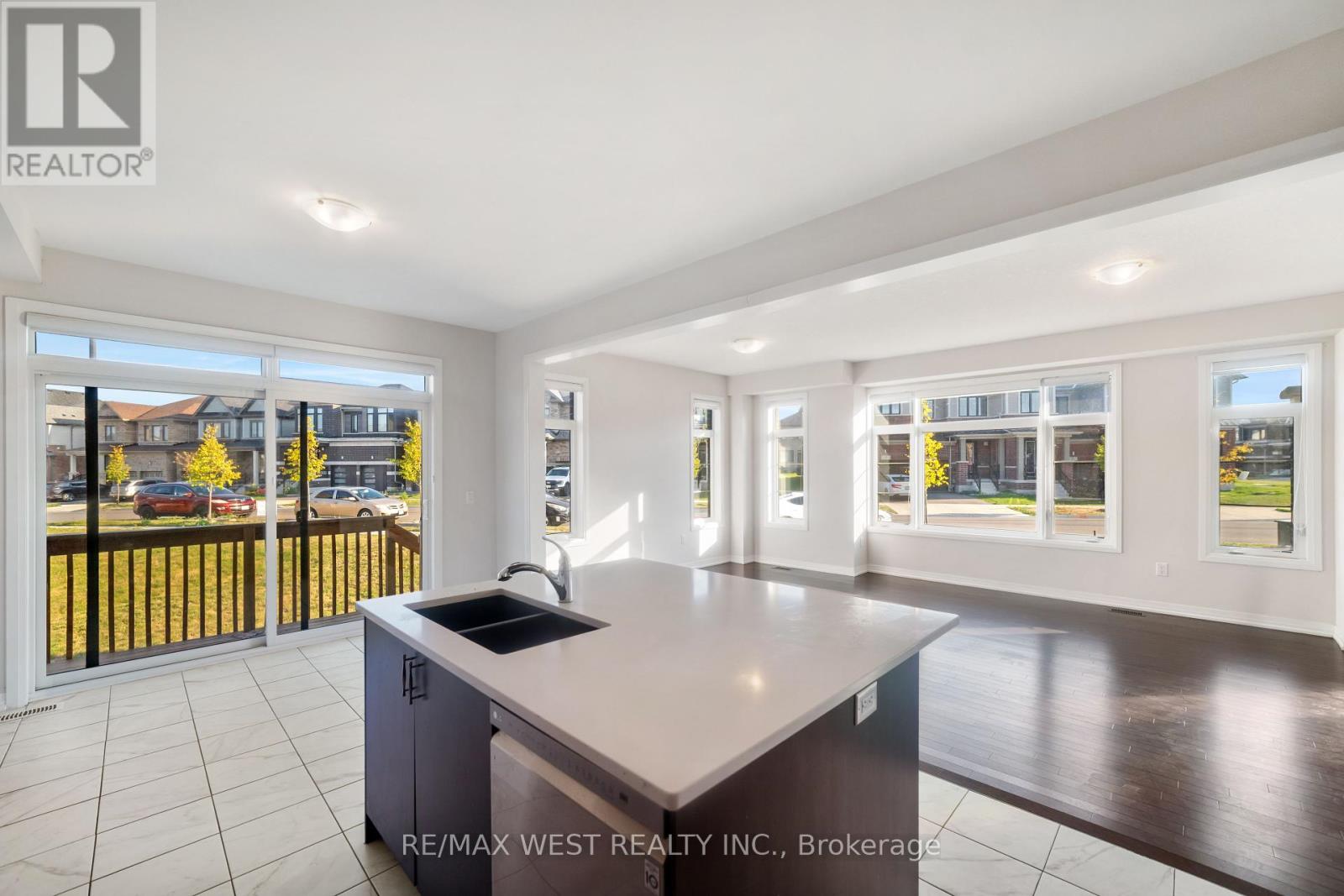 297 Bismark Drive, Cambridge, Ontario  N1S 0C6 - Photo 11 - X12446391