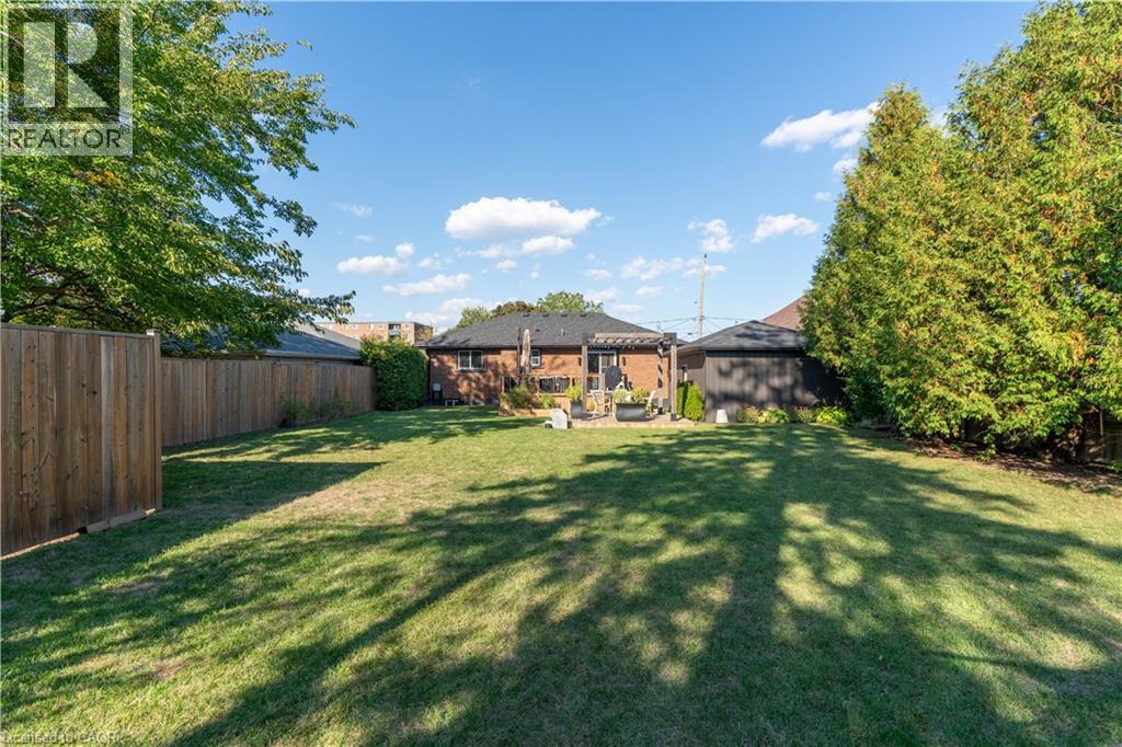 19 Russell Street, Brantford, Ontario  N3R 1Y8 - Photo 5 - 40776527