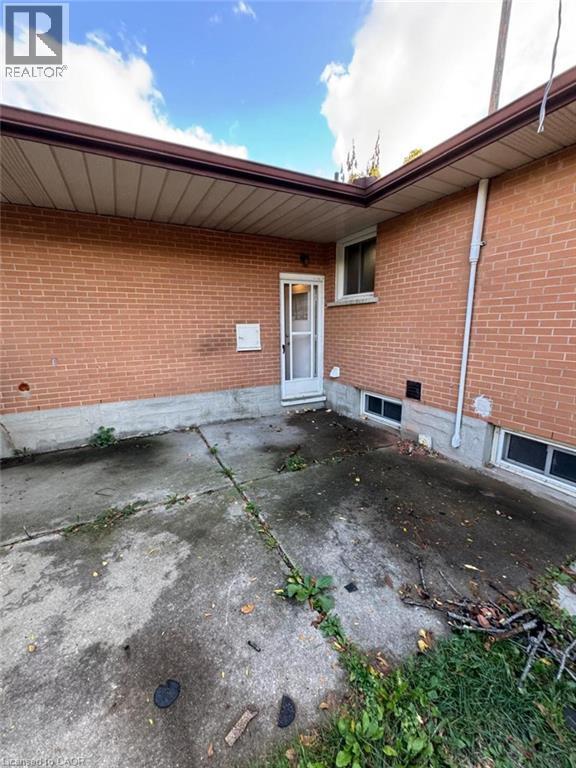 276 Erb Street E, Waterloo, Ontario  N2J 1N7 - Photo 2 - 40775971