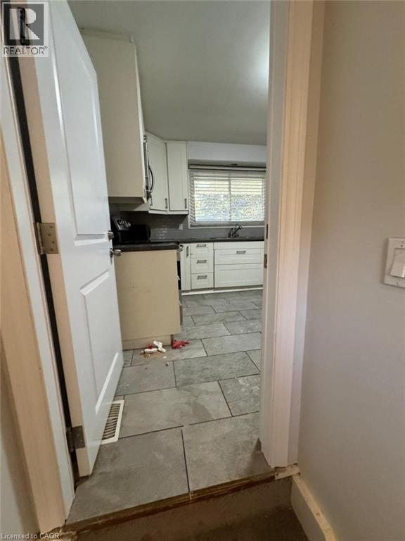 276 Erb Street E, Waterloo, Ontario  N2J 1N7 - Photo 4 - 40775971