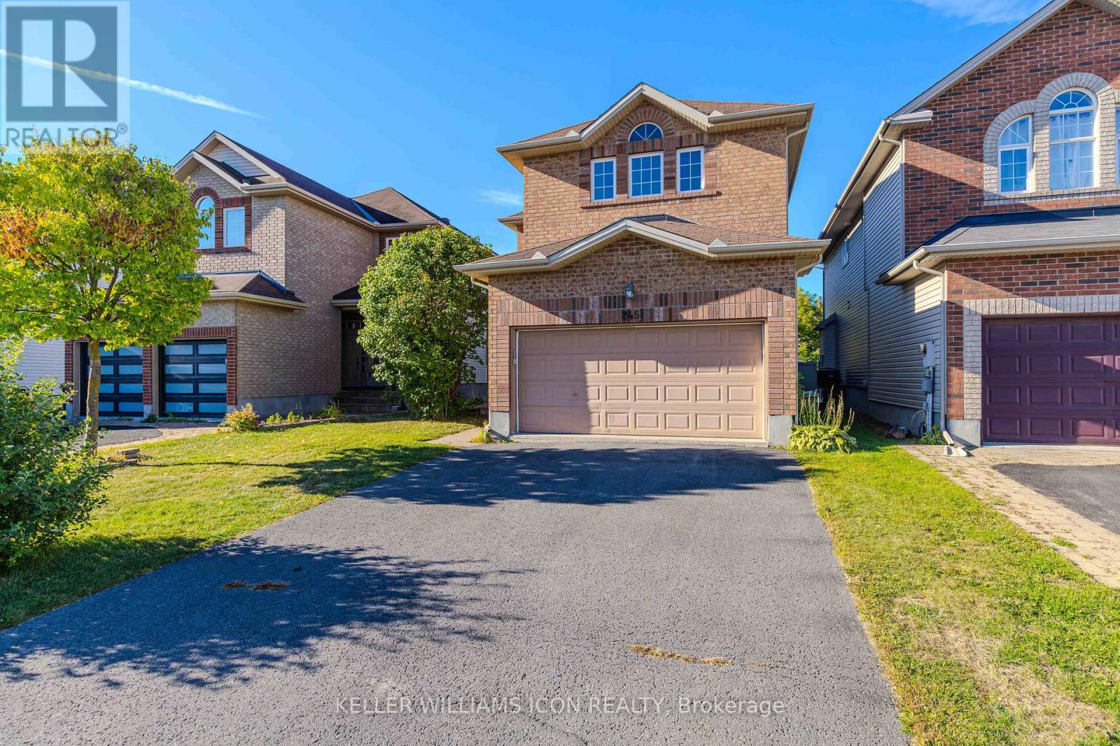245 Kiwanis Court, Ottawa, Ontario  K1T 0H6 - Photo 2 - X12405751