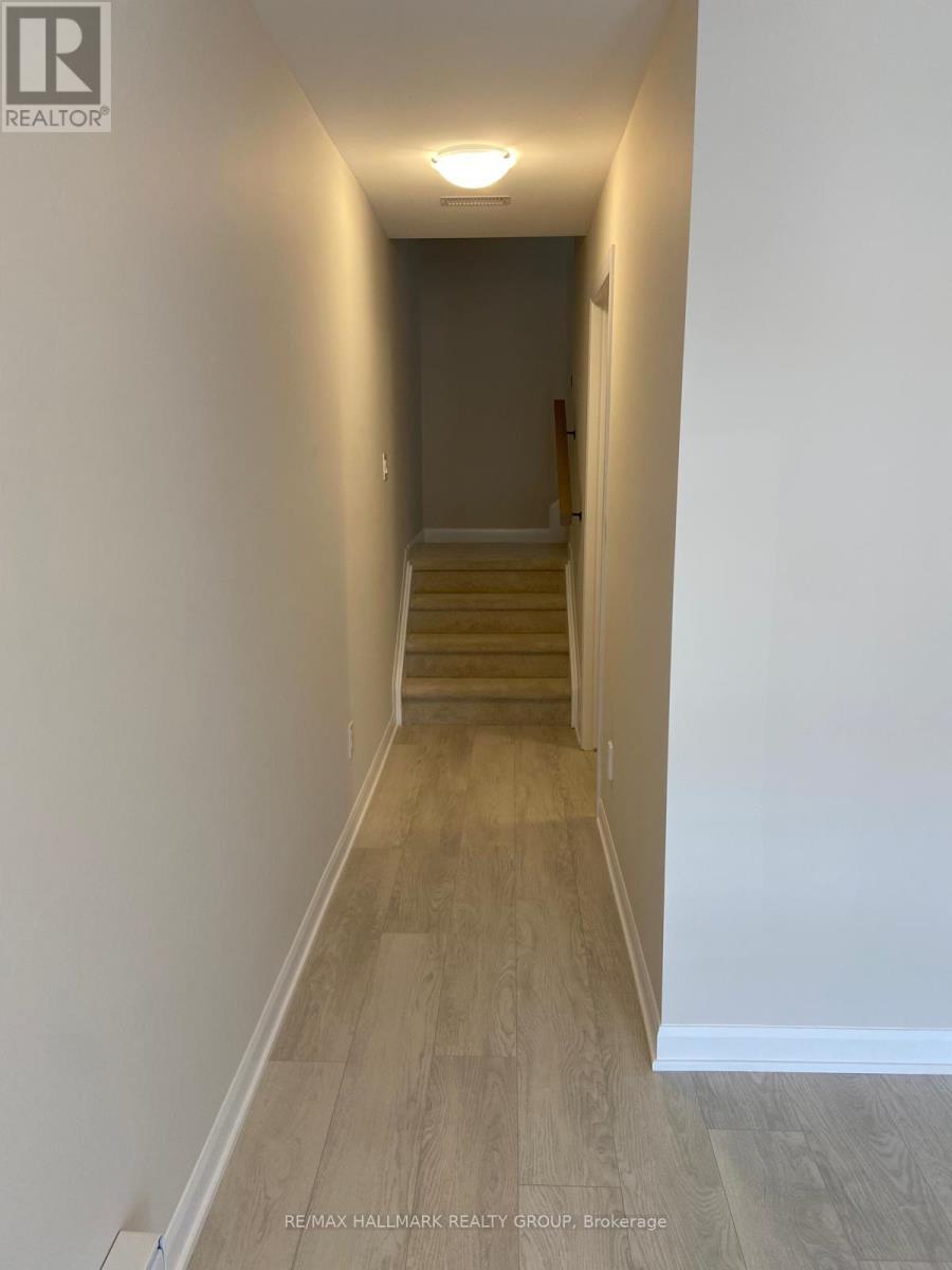 348 Raheen Court Ottawa Circuit, Ottawa, Ontario  K2C 3H2 - Photo 3 - X12437056