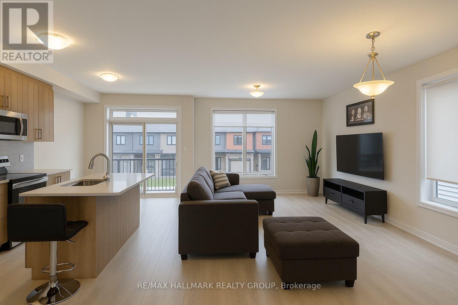 348 Raheen Court Ottawa Circuit, Ottawa, Ontario  K2C 3H2 - Photo 5 - X12437056