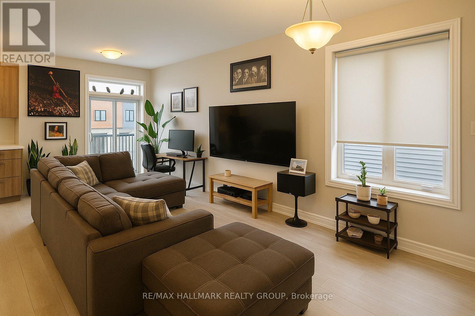 348 Raheen Court Ottawa Circuit, Ottawa, Ontario  K2C 3H2 - Photo 6 - X12437056