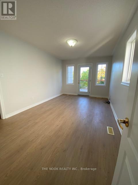 107 Charest Place, Whitby, Ontario  L1M 2B3 - Photo 11 - E12446499