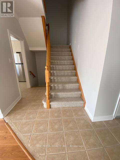 107 Charest Place, Whitby, Ontario  L1M 2B3 - Photo 7 - E12446499