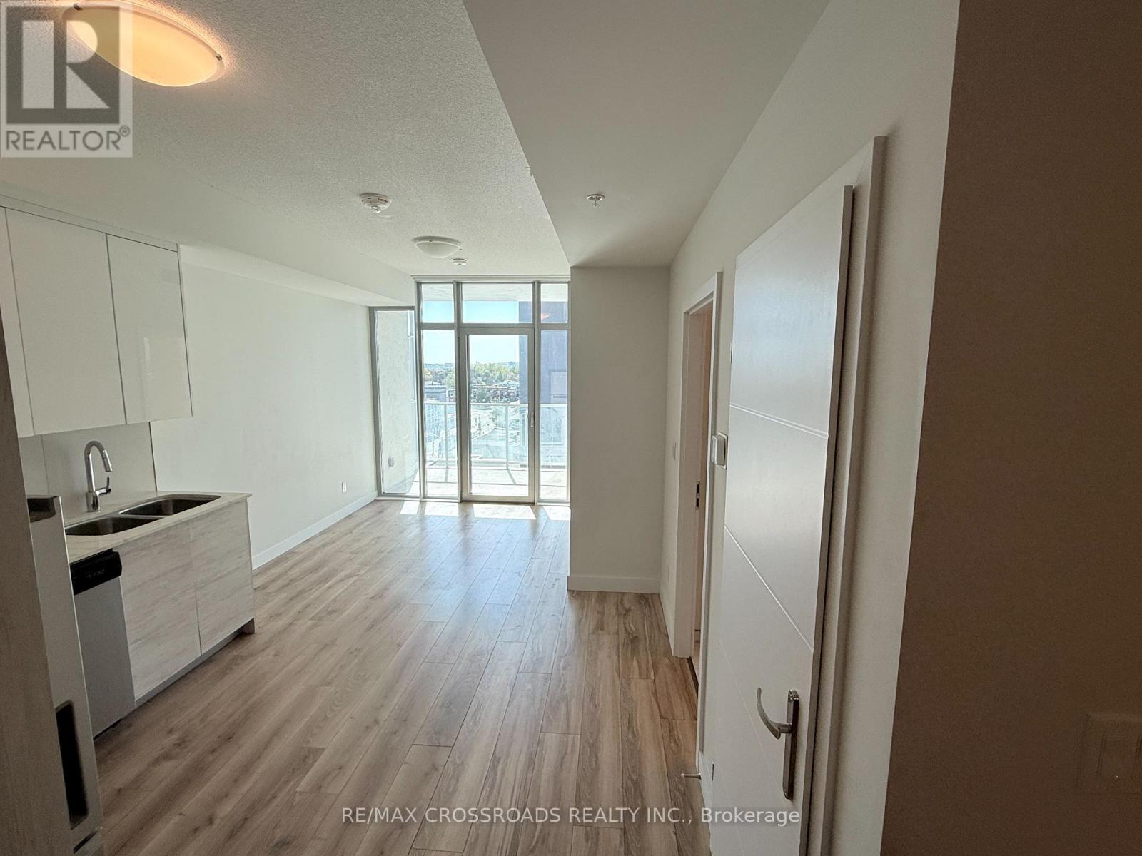 810 - 60 Frederick Street, Kitchener, Ontario  N2H 0C7 - Photo 8 - X12415461