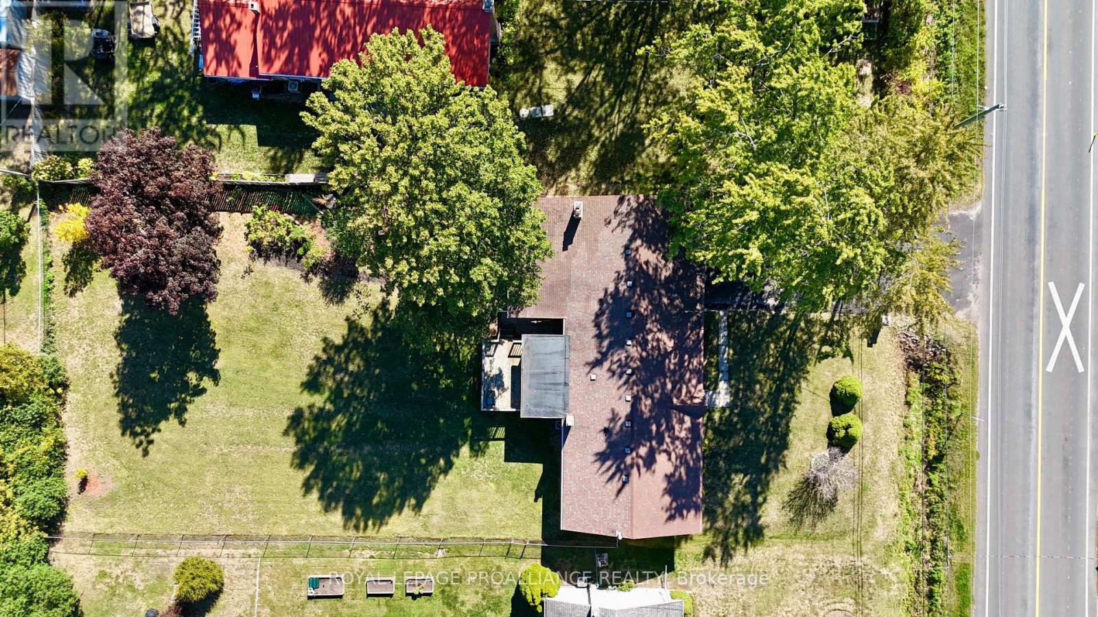 232 Montrose Road, Quinte West, Ontario  K8R 1A9 - Photo 3 - X12446509