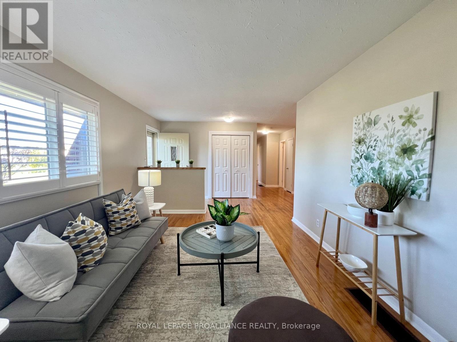 232 Montrose Road, Quinte West, Ontario  K8R 1A9 - Photo 6 - X12446509