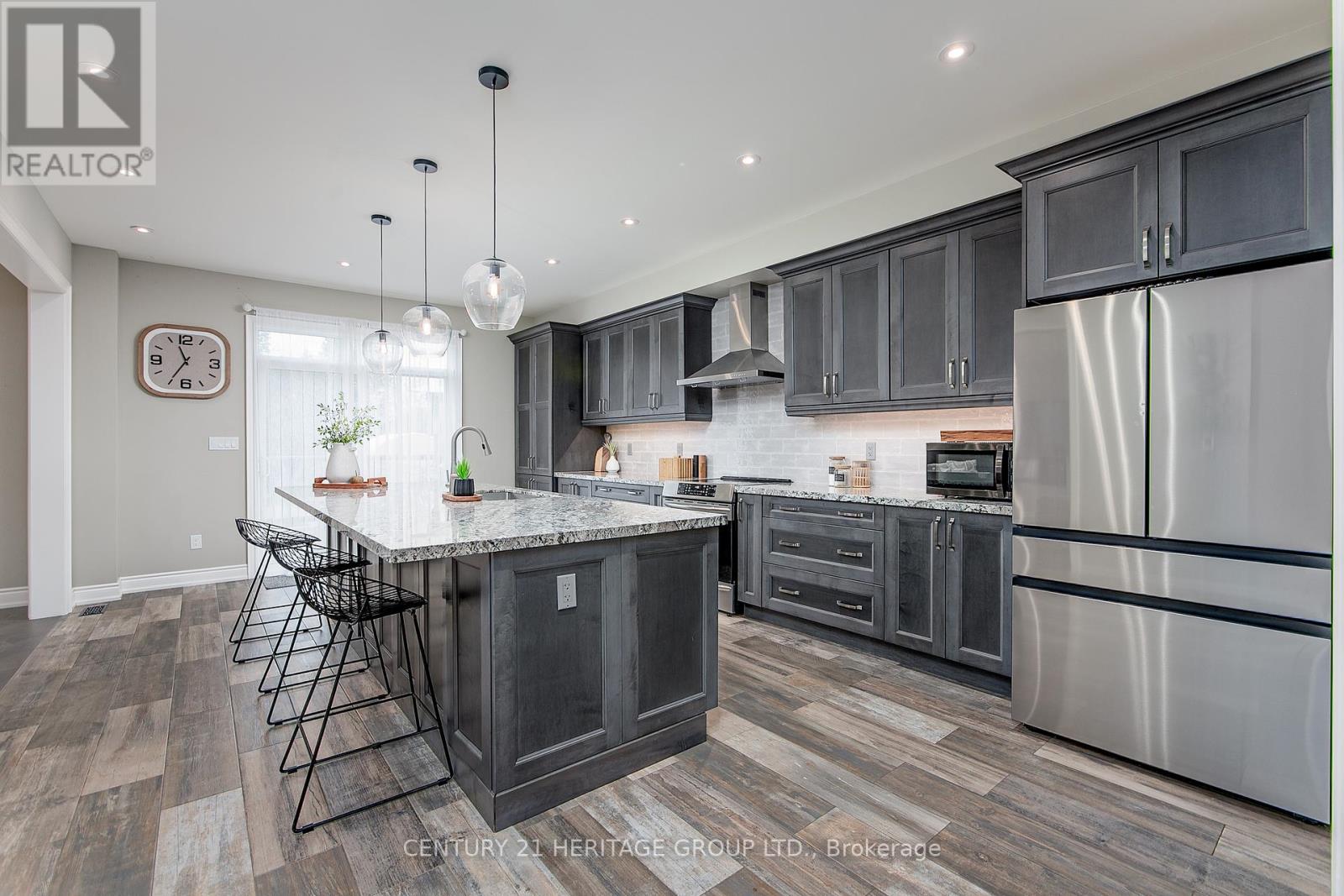 807a Montsell Avenue, Georgina, Ontario  L0E 1S0 - Photo 11 - N12127308